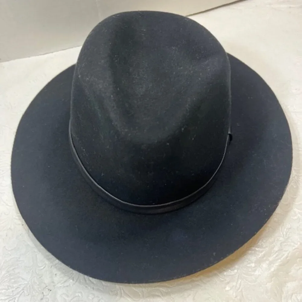 Large Brim Wool Fedora Hat Accented w/Leather Band Trim Black